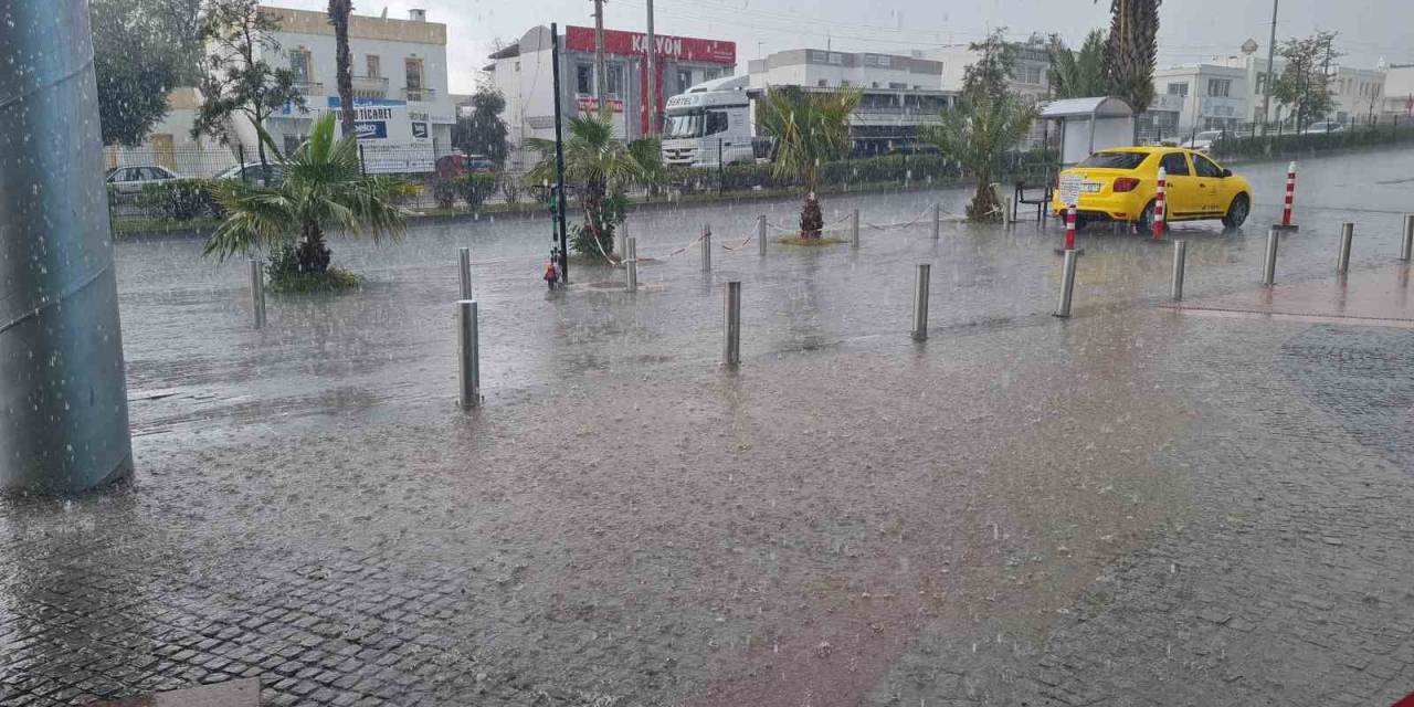 Bodrum’da Sağanak Ve Dolu Etkili Oldu