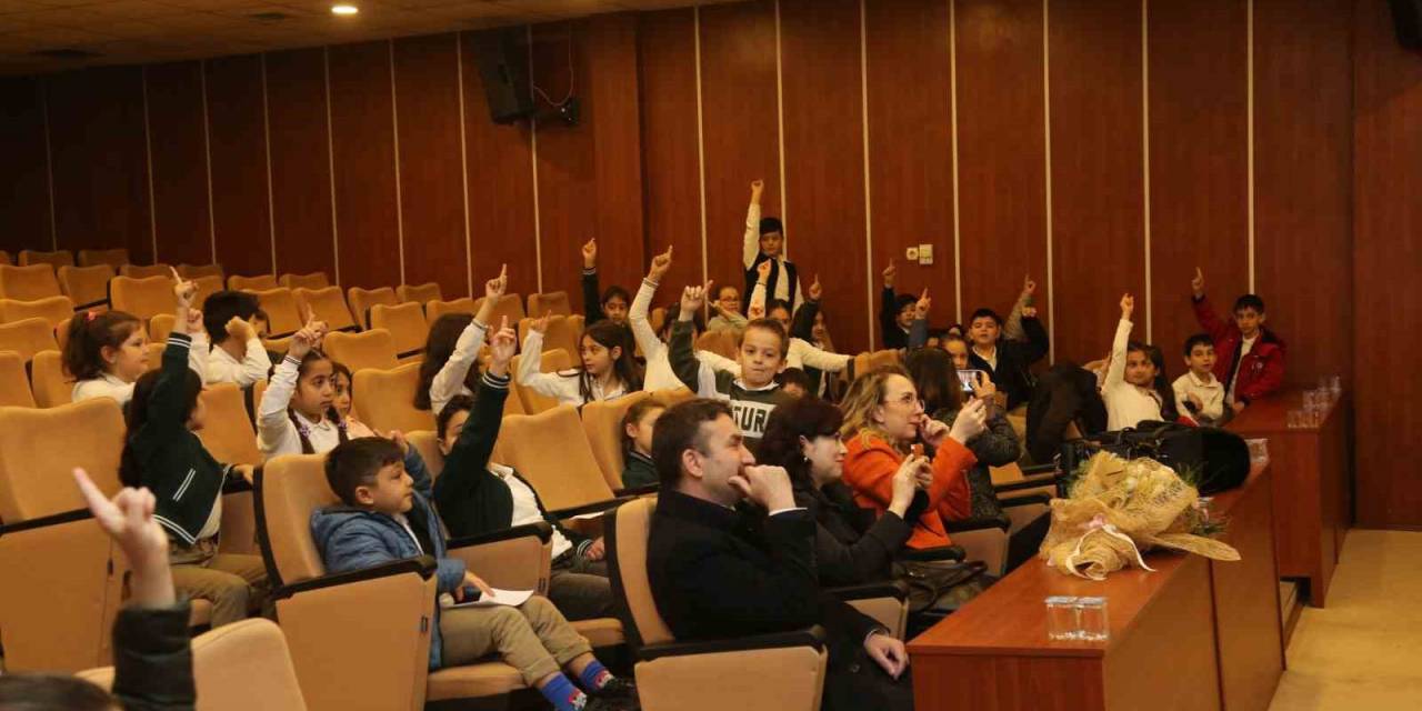 Meclis Sıraları Ders Sıralarına Döndü