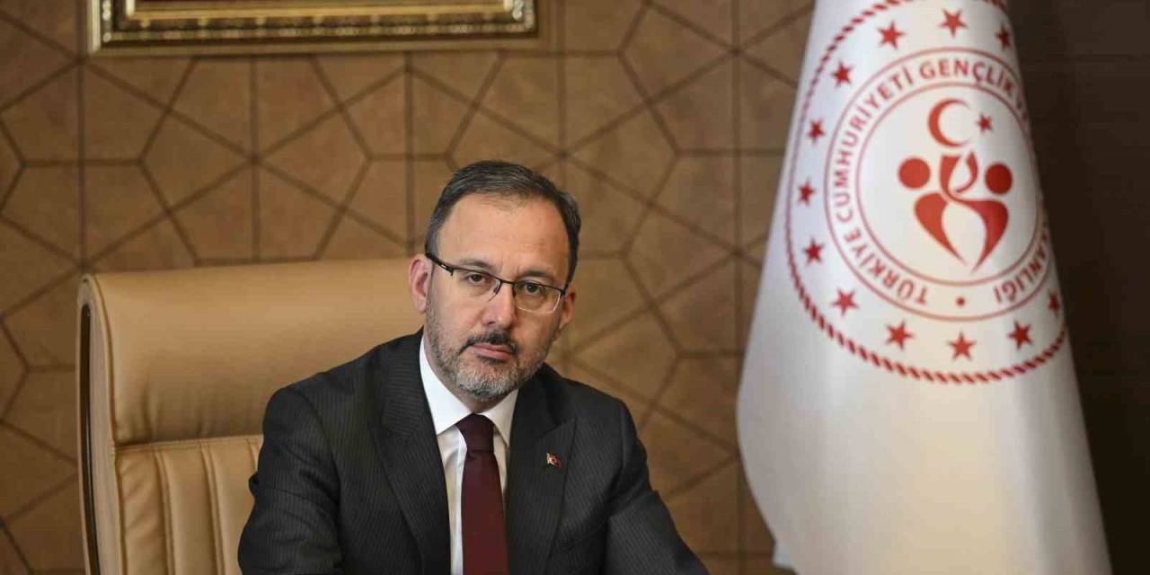 Bakan Kasapoğlu, Türkiye’nin Euro 2028 Ve 2032’ye Adaylık Dosyasını İmzaladı