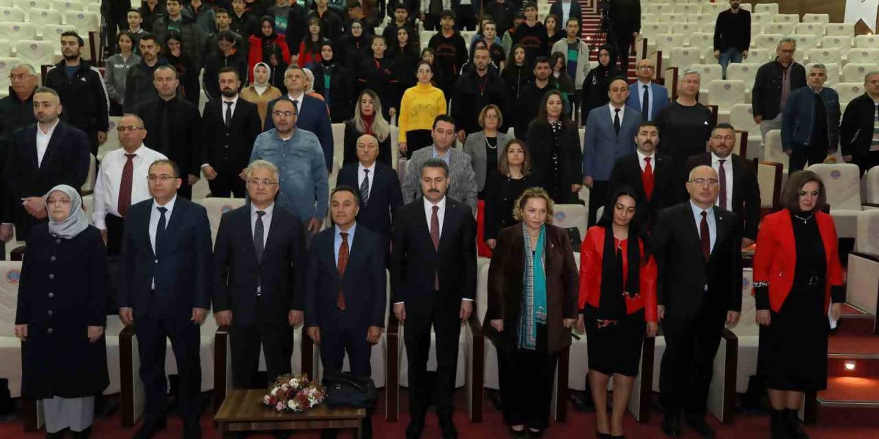 Tokat’ta Eczacılık Paneli Düzenlendi