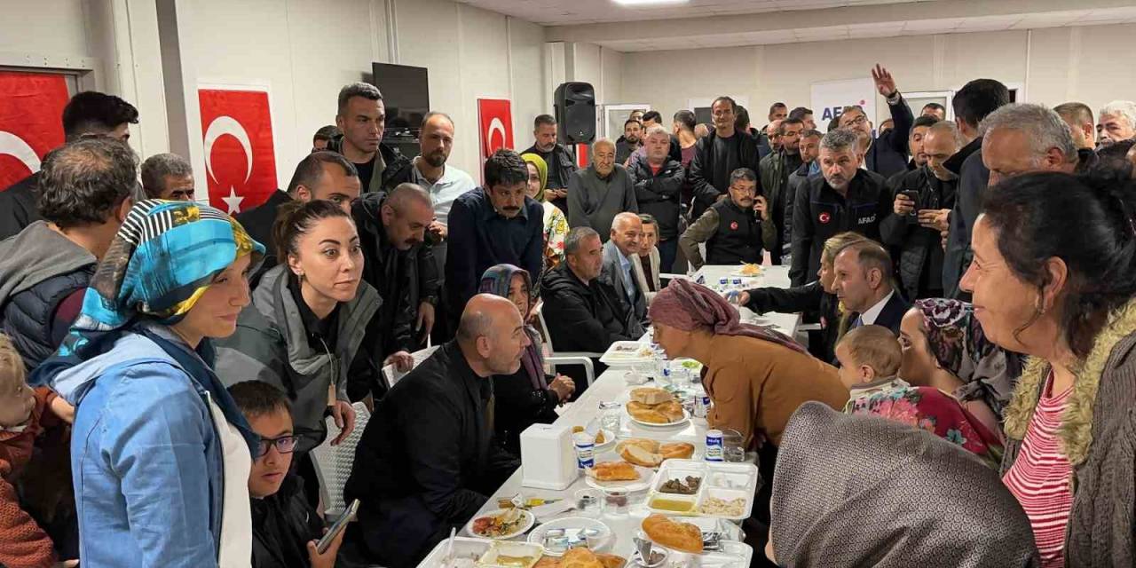 Bakan Soylu, İskenderun’da Depremzedelerle İftarda Buluştu