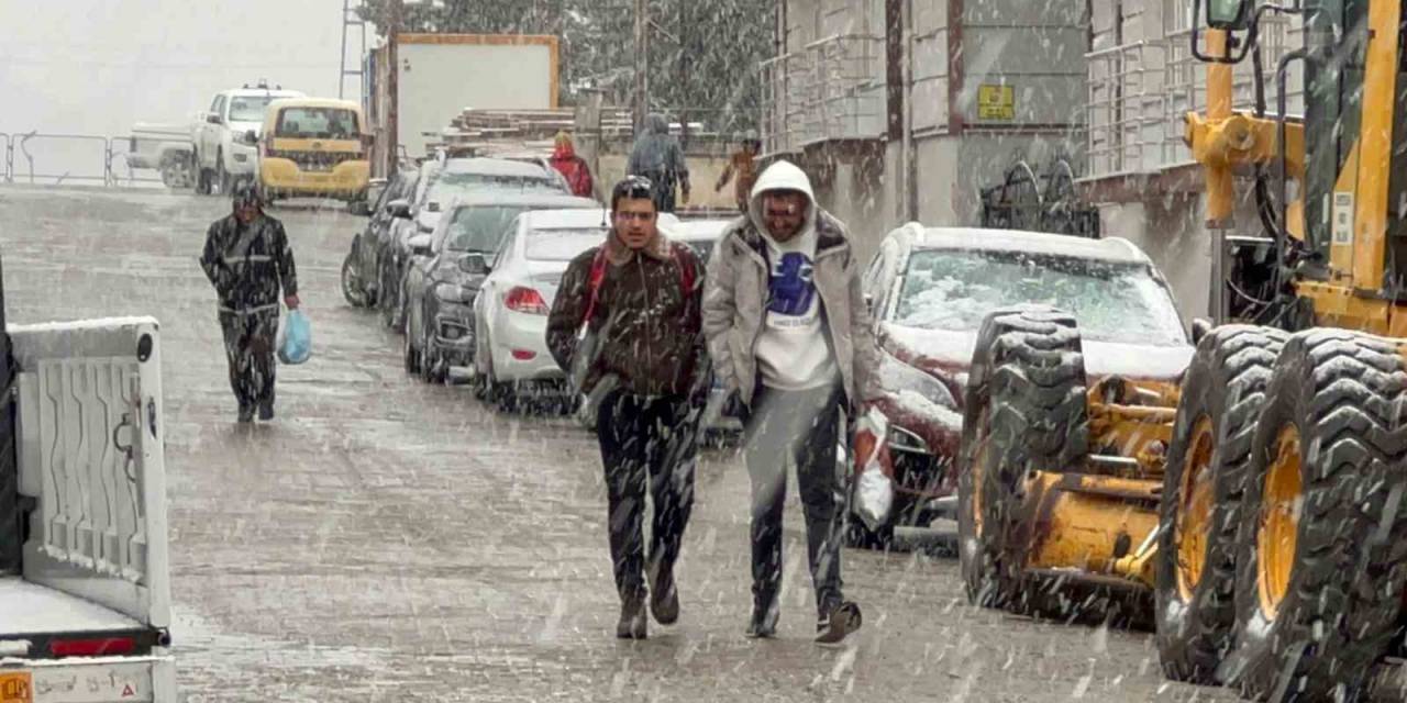 Kars Nisan’da Kışı Yaşıyor