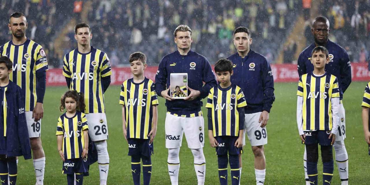 Depremzede Çocuklar Fenerbahçe - Kayserispor Maçında Ağırlandı