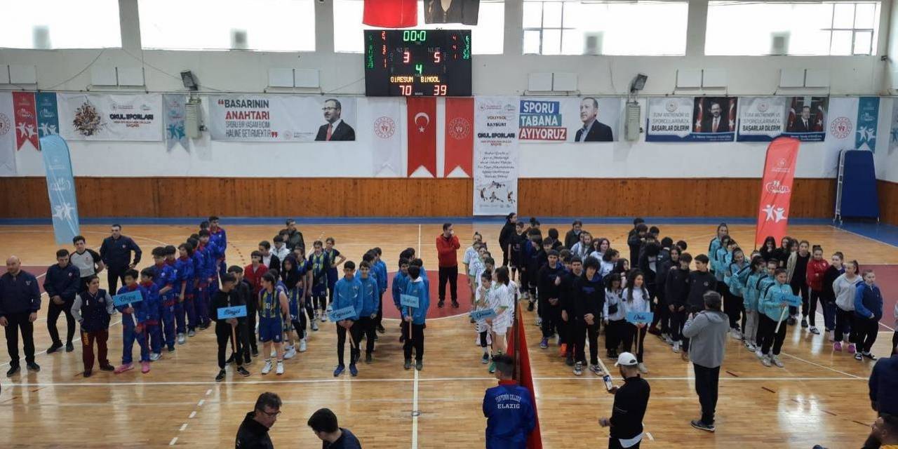 Bayburt’ta Basketbol Yıldızlar Grup Müsabakaları Başladı