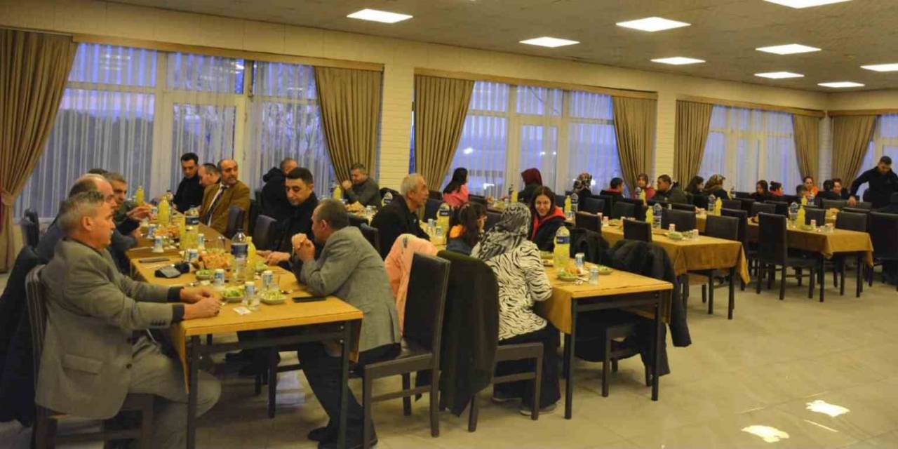 Lapseki’de Kardeşlik İftarı Düzenlendi