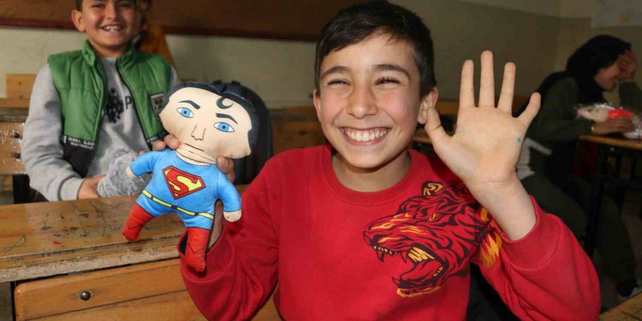 “eğitimde Tek Yürek” Projesiyle Depremzede Çocukların Yüzü Güldü