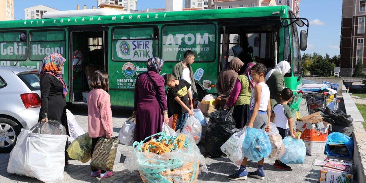 Atom Otobüsü Vatandaşlara Atık Karşılığında 749 Bin 780 Tl Ödedi