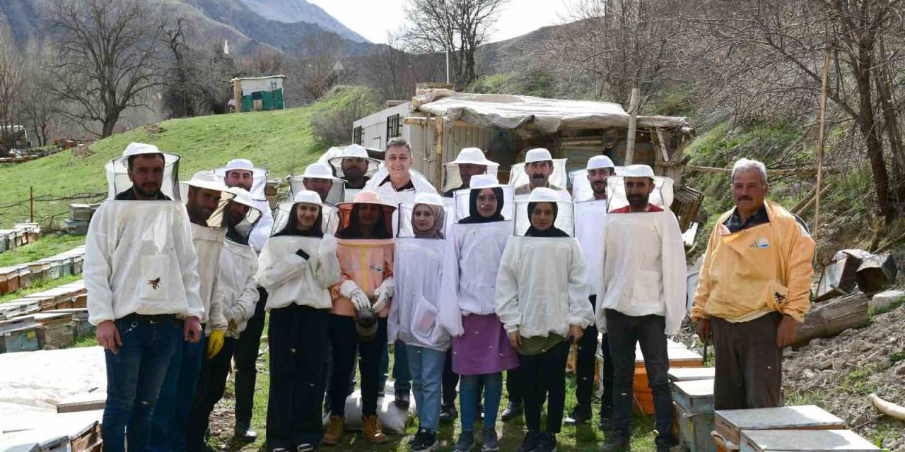 Çatak’ta Arıcılık Kursuna Yoğun İlgi
