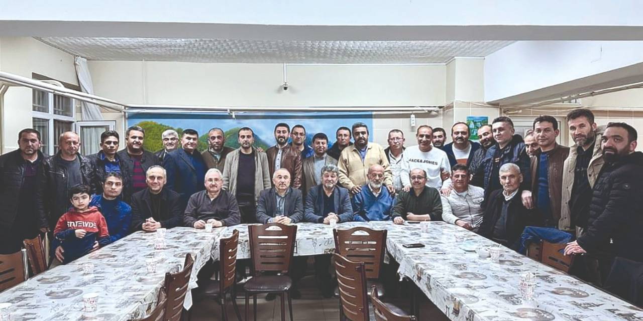 Mezun Öğrenciler Yıllar Sonra İftar Yemeğinde Buluştu