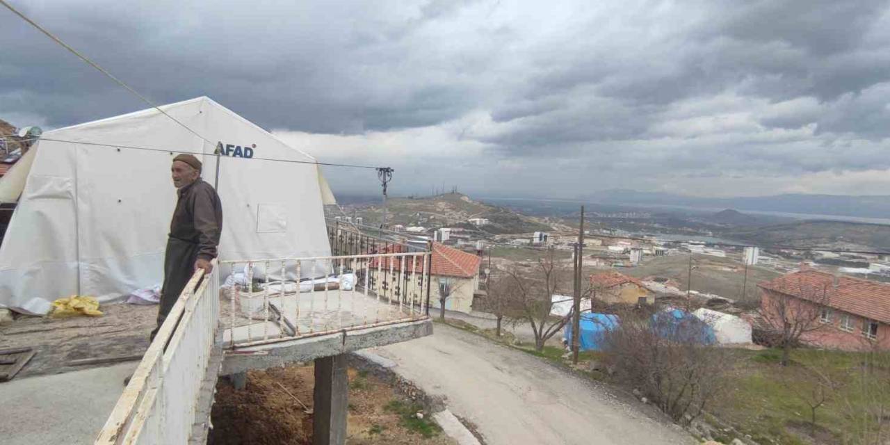 Bu Çadıra Bakan Bir Daha Dönüp Bakıyor