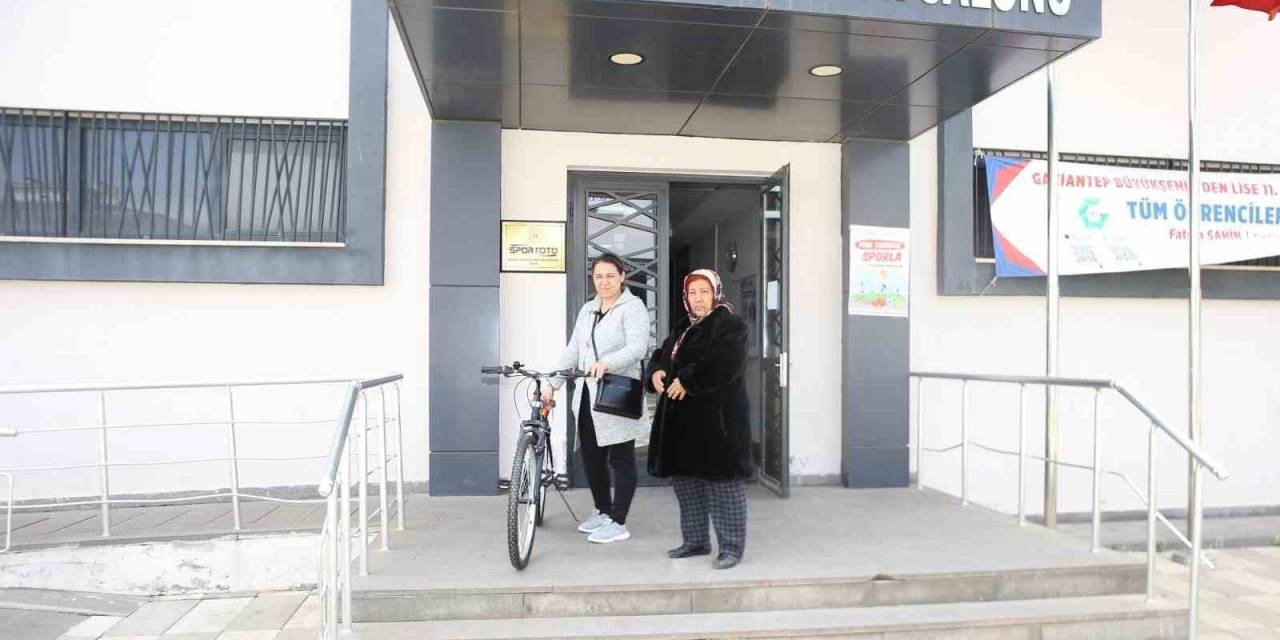 Gaziantep’te Üretilen 100 Bin Bisikletin Dağıtımı Sürdürüyor