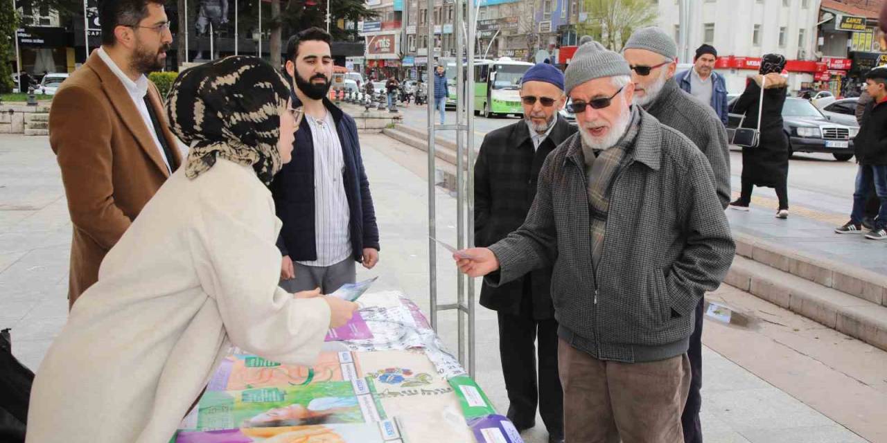 Kurdukları Stantla Halkı Bilgilendirdiler