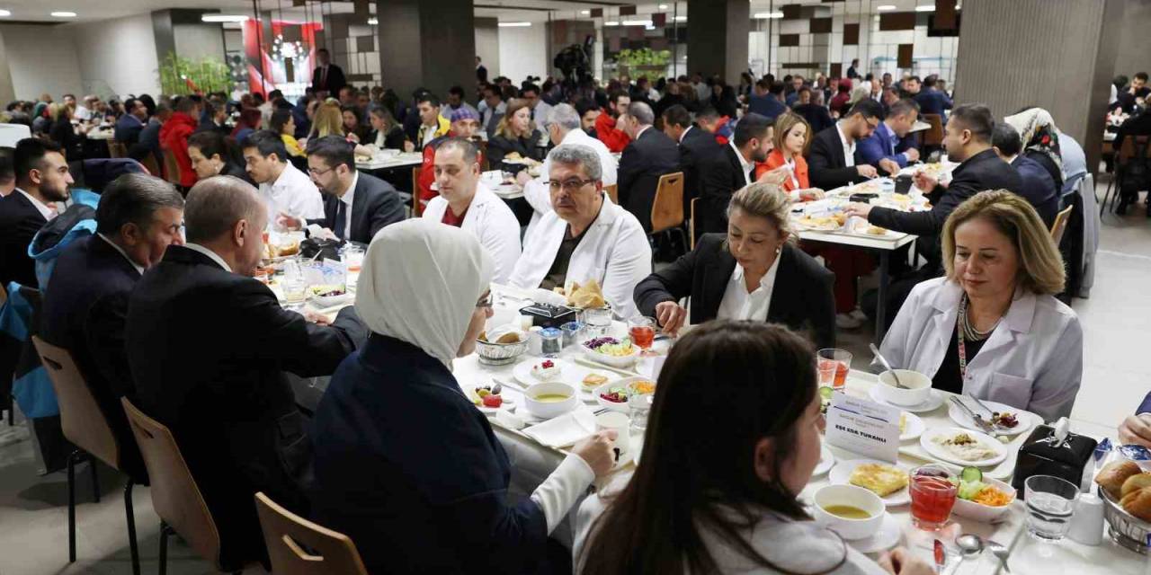 Cumhurbaşkanı Erdoğan: "42 Bin 500 Sağlık Personeli  Alıyoruz"