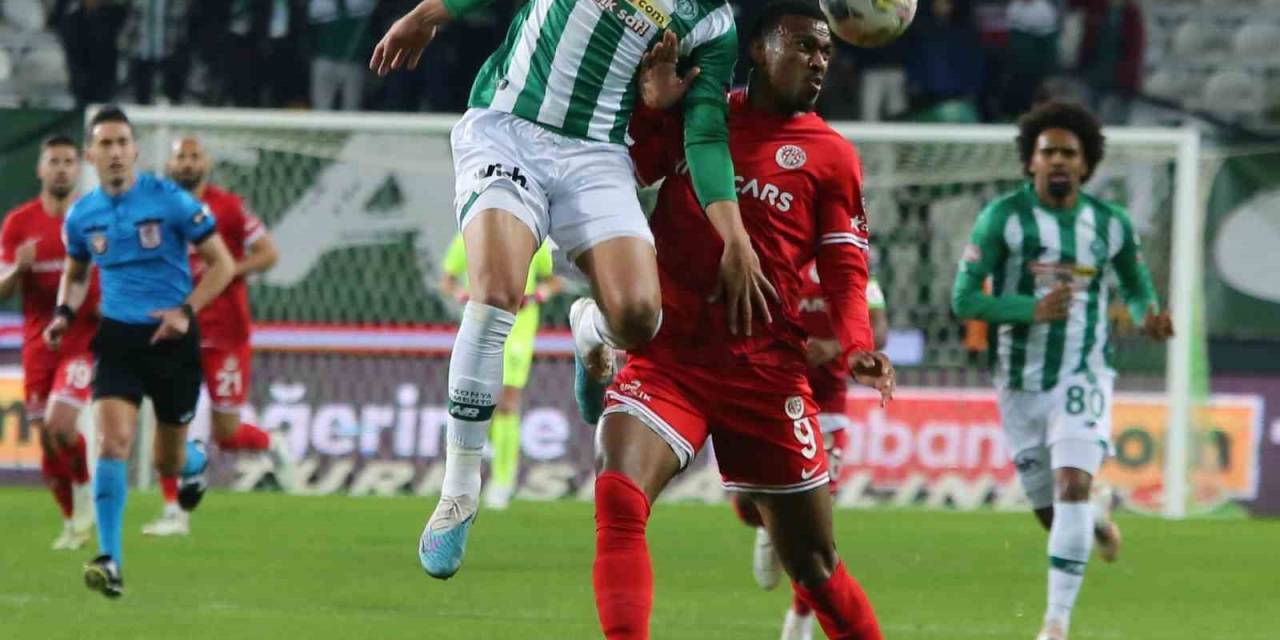 Spor Toto Süper Lig: Konyaspor: 1 - Antalyaspor: 1 (ilk Yarı)