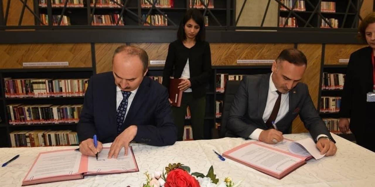 Kozluk’ta Yeni Halk Kütüphanesi Yapımı İçin İmzalar Atıldı