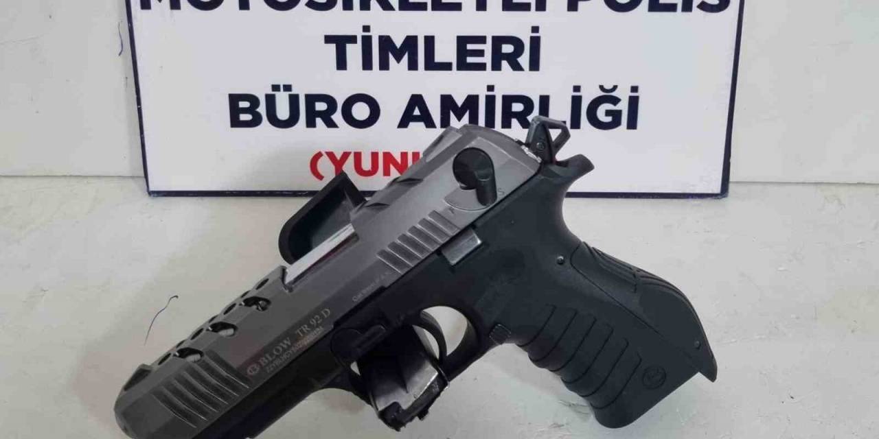 Kütahya’da Bir Kişinin Üzerinde Ruhsatsız Tabanca Ele Geçirildi