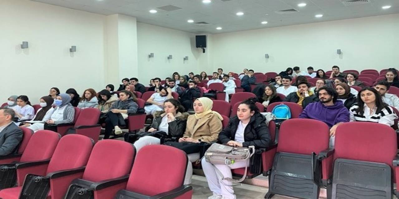 Diş Hekimliği Fakültesi’nden Muayenehane Yönetimi Konferansı