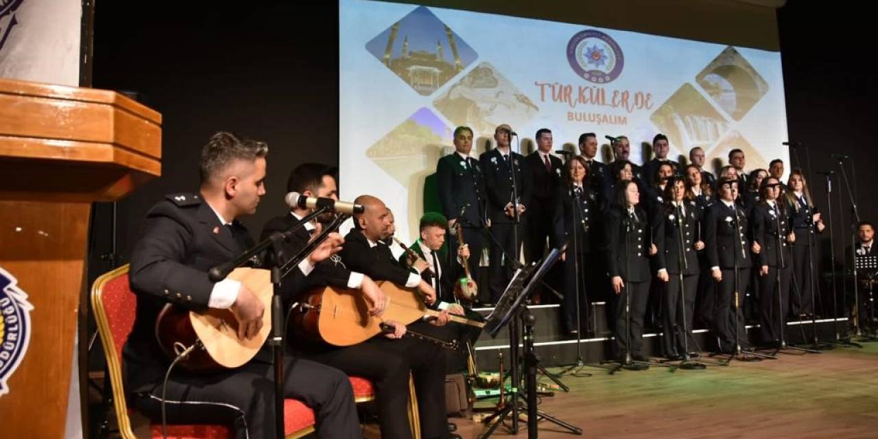 Giresun’da Polis Korosu’ndan Türkü Dinletisi