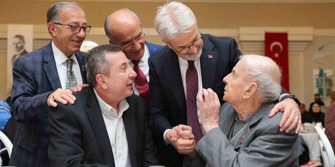 Başkan Turgay Erdem Şehit Yakınları Ve Gazilerle İftarda Buluştu