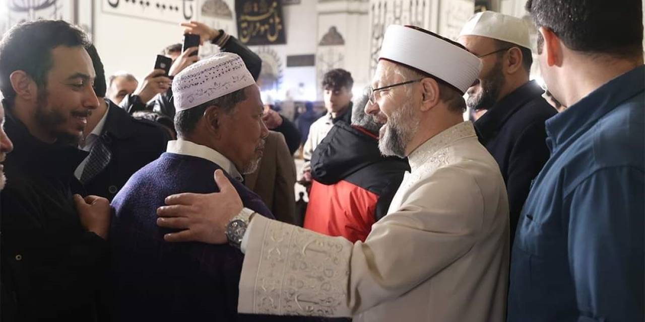 Diyanet İşleri Başkanı Prof. Dr. Ali Erbaş, Bursa Ulu Camii’nde Teravih Namazı Kıldırdı