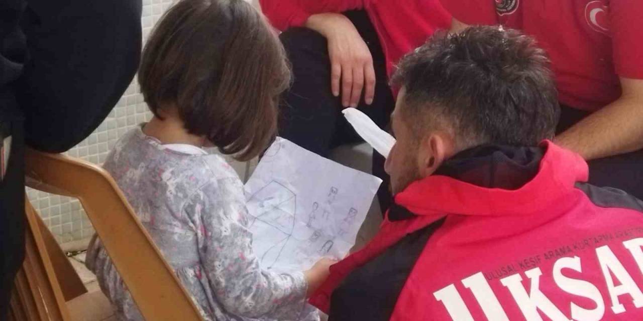 Hiranur’dan Depremzede Hiranur’a Anlamlı Hediye