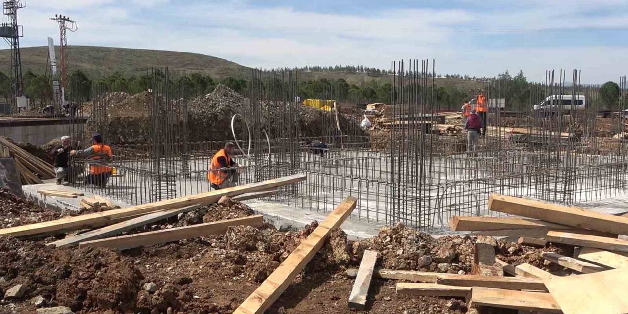 Can Kaybının Yaşanmadığı Mahallede ’köy Evleri’ İnşa Ediliyor: Temeller Sağlam Zemine Atıldı