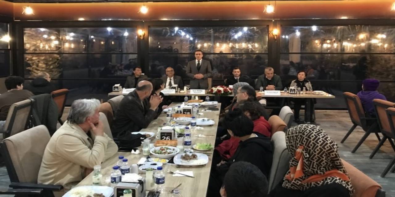 Burhaniye’de Kaymakam Memiş, Öksüz Ve Yetimlerle İftar Yaptı