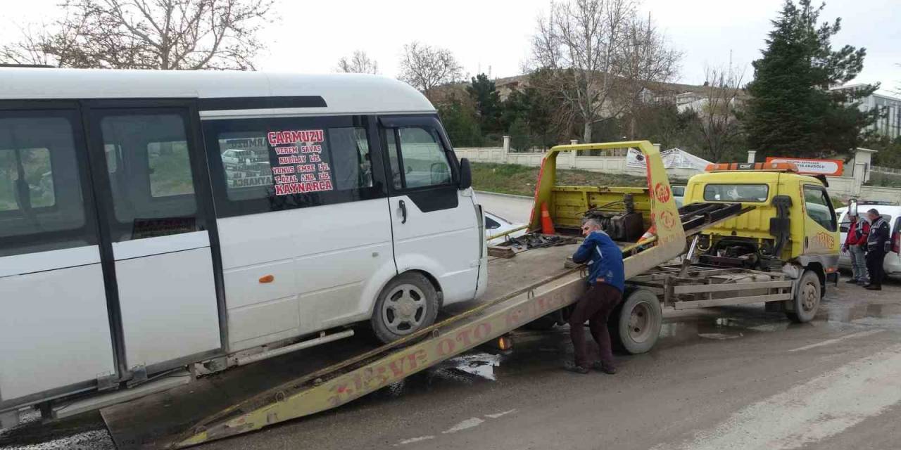 Malatya’da İki Minibüs Çarpıştı: 1 Yaralı