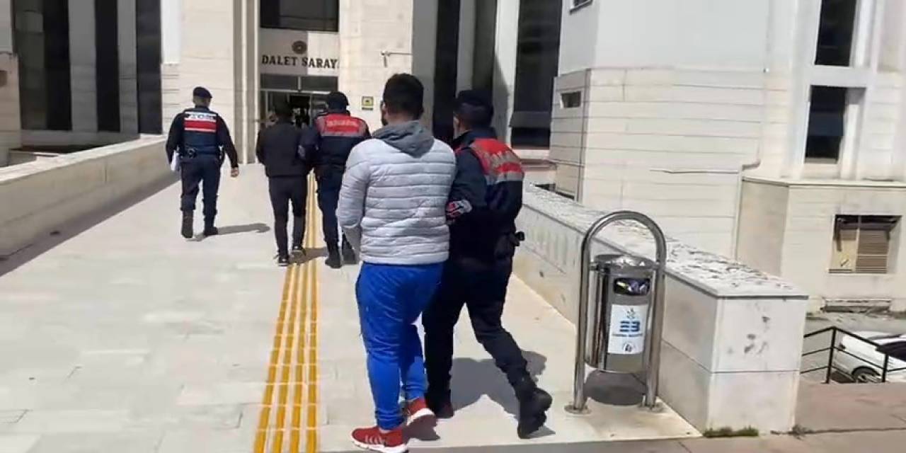 Jandarmadan Hırsız Ve Zehir Tacirine Şok Baskın