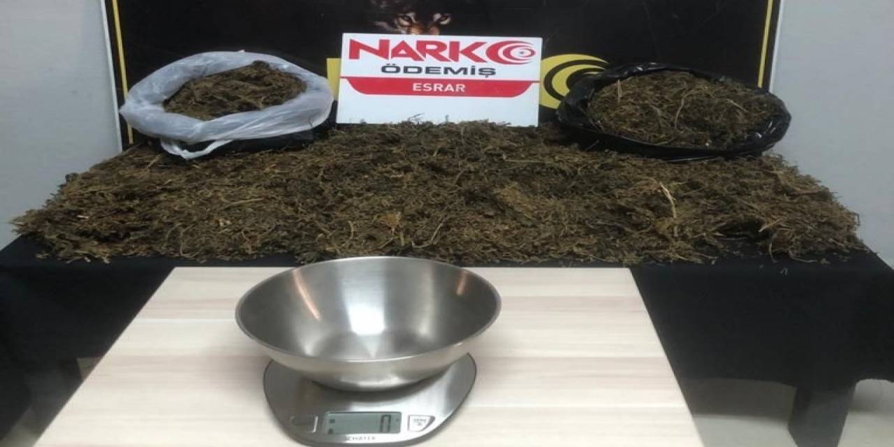 Uyuşturucu Taciri 2 Kilonun Üzerinde Esrarla Yakalandı