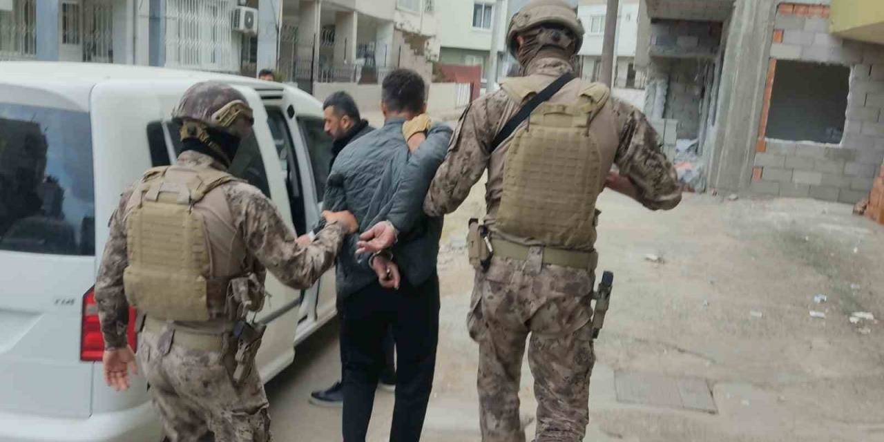 Mersin’de 77 Adrese Şafak Vakti Kökünü Kurutma Operasyonu