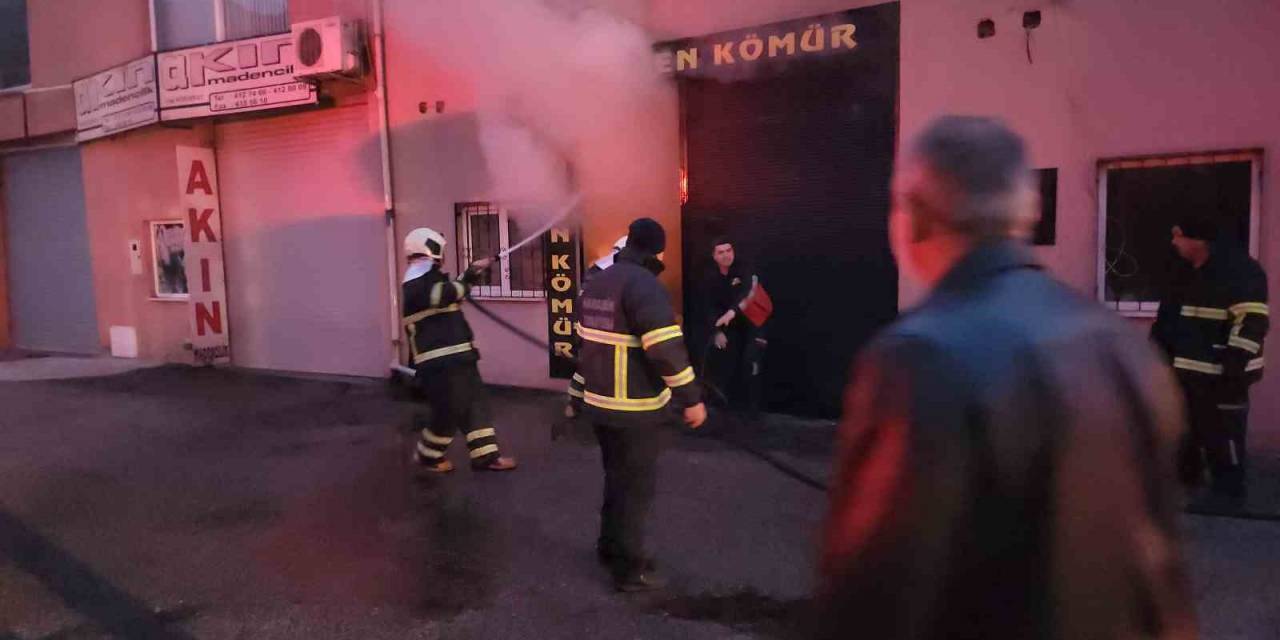 Kömür Satış Dükkanından Yangın Paniği