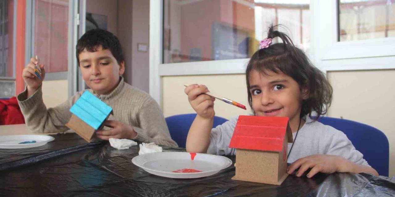 Çocuklarda Depremin İzleri Silinmeye Çalışılıyor