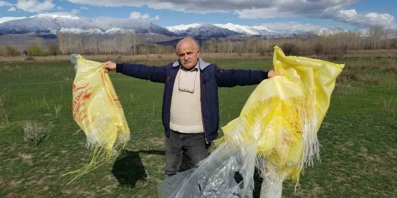 Meralara Çöp Olarak Atılan Çuvallar Hayvanlar İçin Tehlike Saçıyor