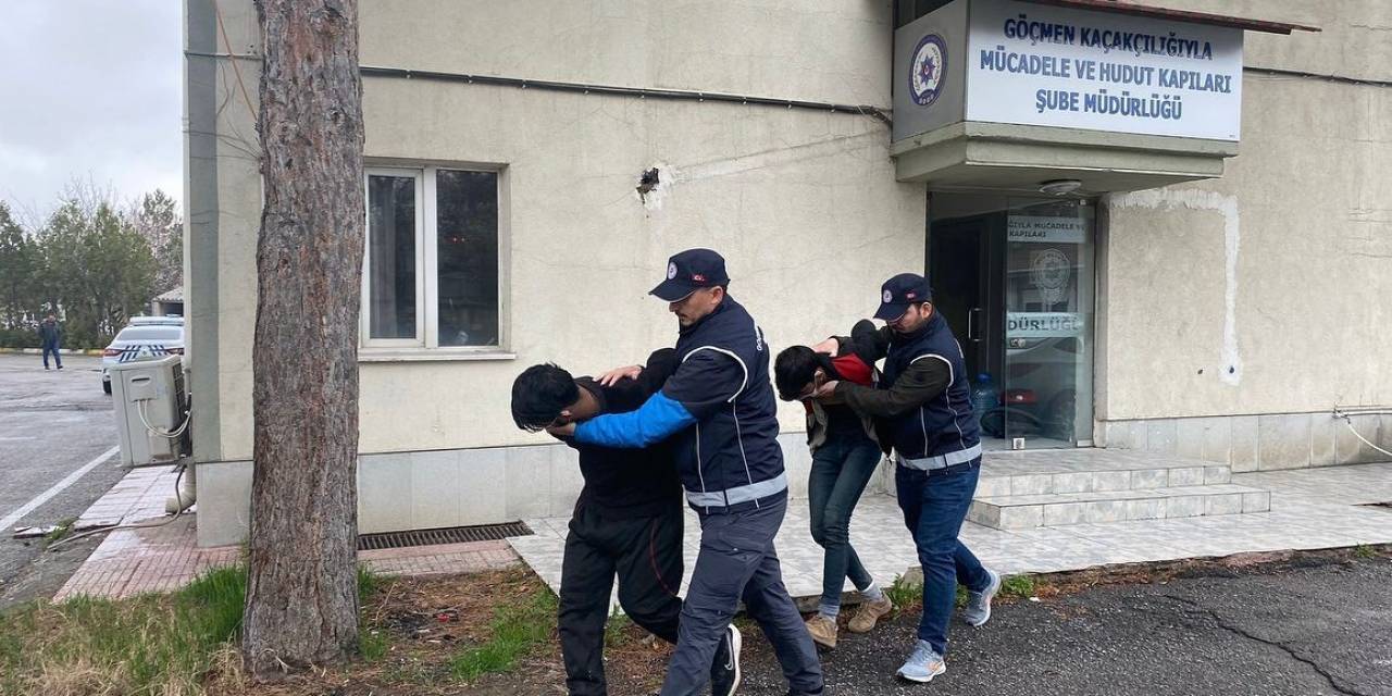 Erzincan’da 11 Kaçak Göçmen Yakalandı, 2 Sürücü Tutuklandı