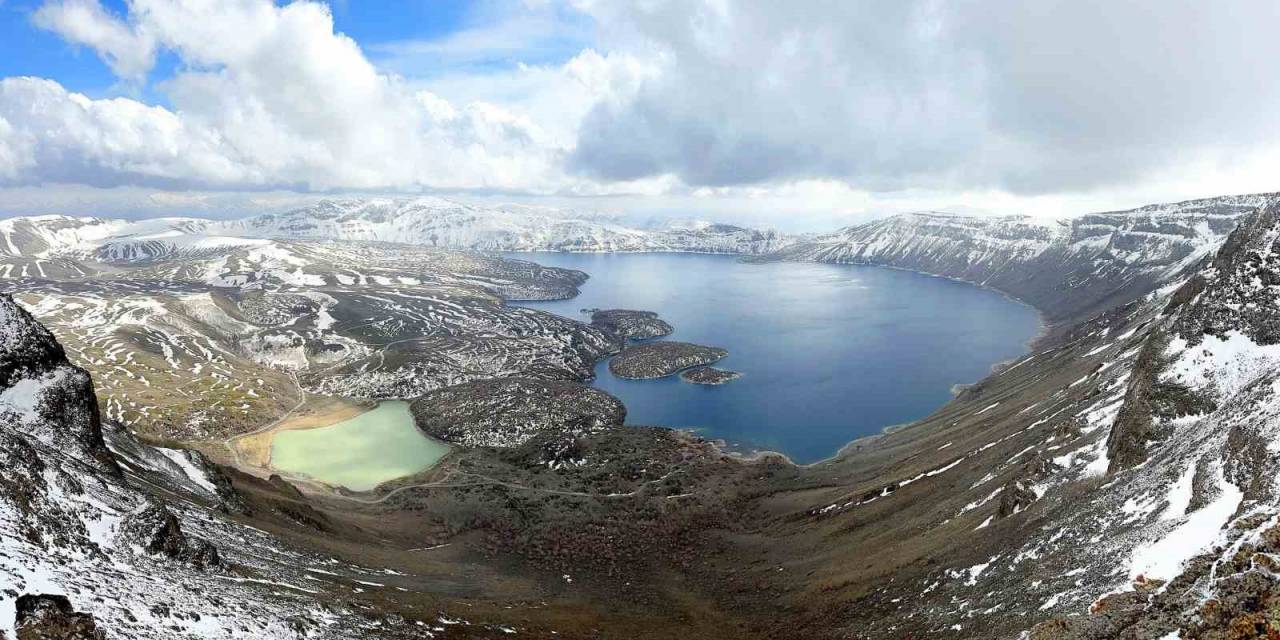 Nemrut Dağı Ve Krater Göllerinin Muhteşem Kar Manzarası Hayran Bırakıyor