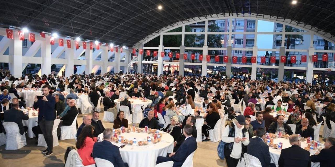 Antalya’da Roman Vatandaşlar İftarda Bir Araya Geldi