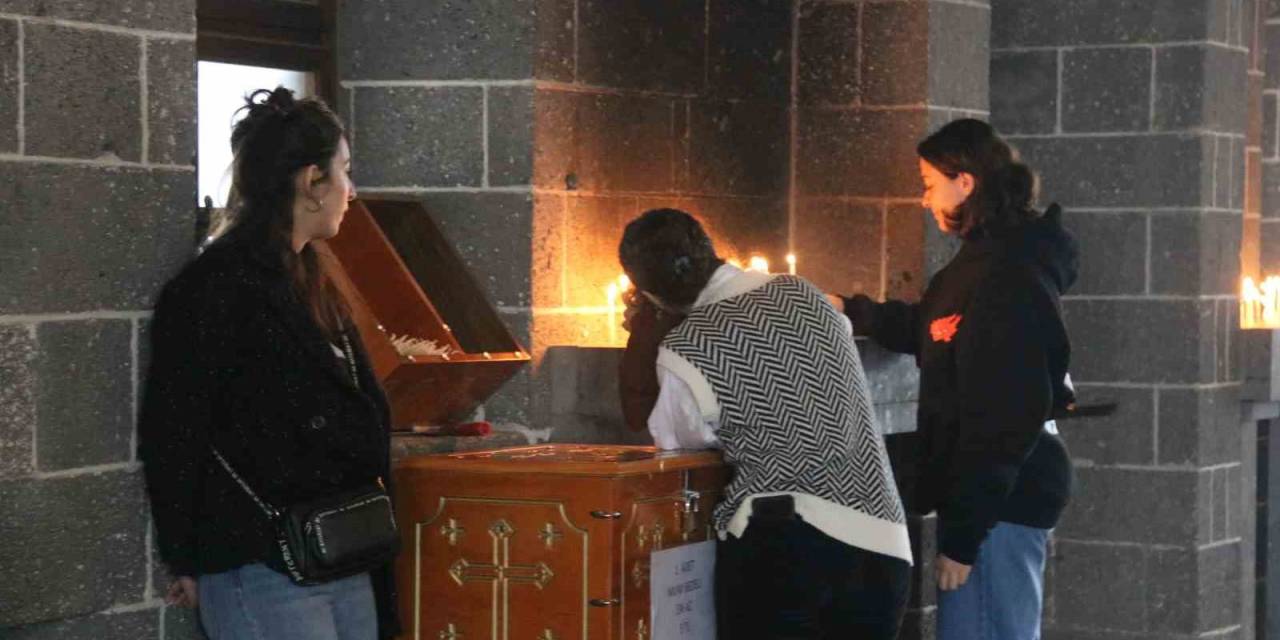 Diyarbakır’da 8 Yıl Sonra İlk Defa Paskalya Bayramı Kutlandı