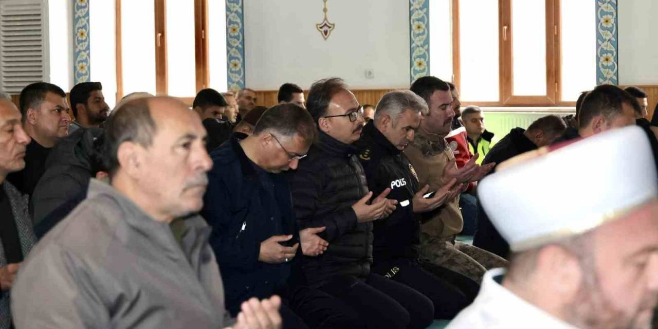 Vali Kızılkaya Şehit Polisleri Anma Programına Katıldı