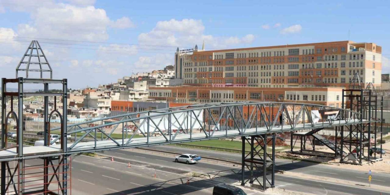 Büyükşehirden Okullar Bölgesine Üst Geçit