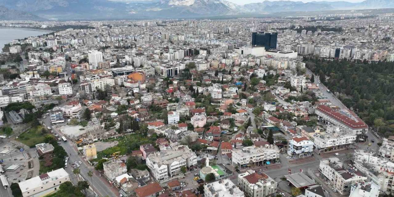 Büyükşehir Belediyesi Balbey’de İlk Kazmayı Vurdu