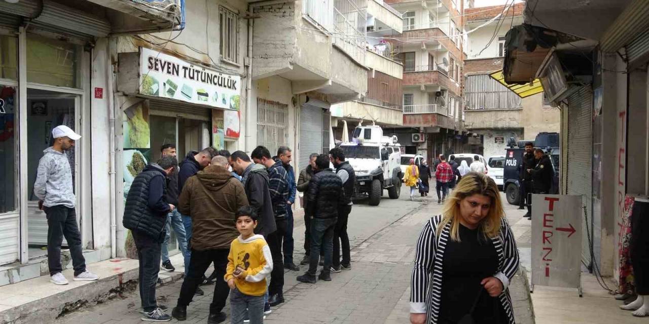 Diyarbakır’da Bir Şüpheliden, Husumetlisinin Arkadaşına Silahlı Saldırı