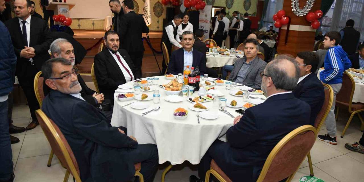 Esenyurt Belediye Başkanı Bozkurt, Caferi Vatandaşlarla İftarda Buluştu