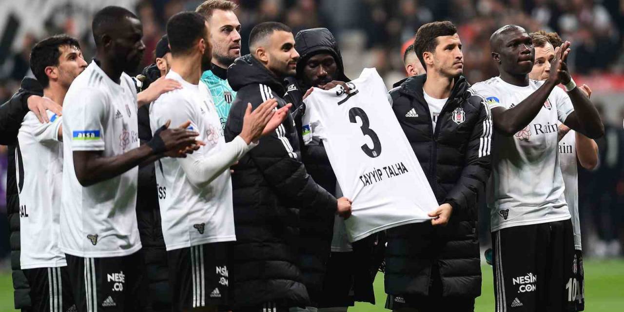 Beşiktaşlı Futbolculardan Tayyip Talha’ya Destek