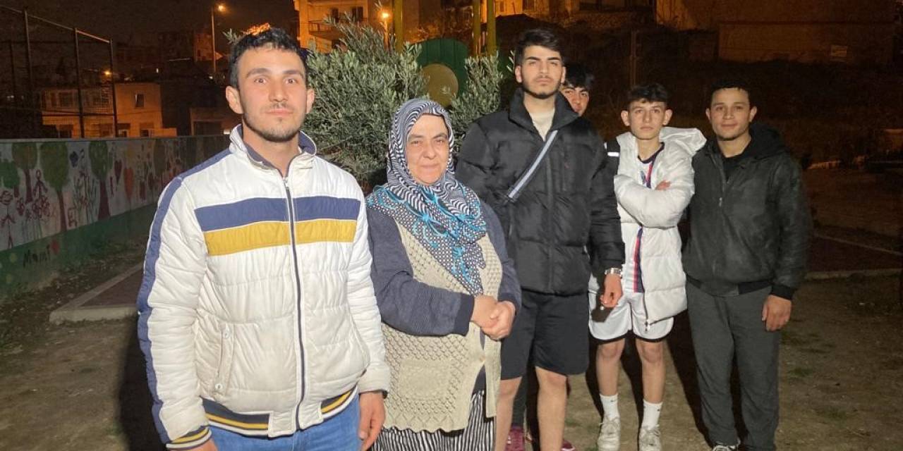 Madde Bağımlılarından Bıkan Mahalle Sakinleri Parka Işıklandırma İstiyor