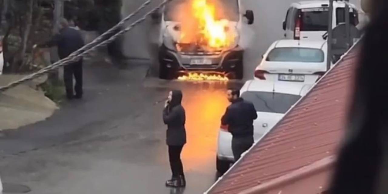 Beykoz’da Okul Servisi Alev Alev Yandı