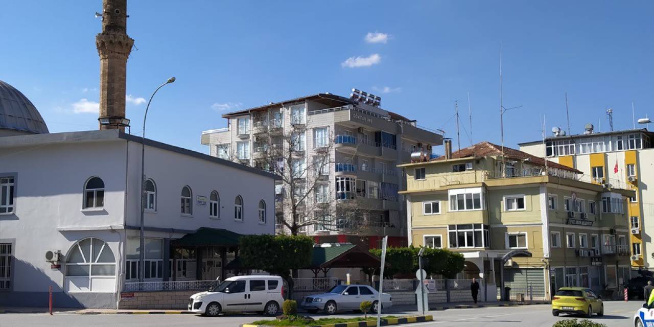 Hasarlı Caminin Minaresi Böyle Yıkıldı