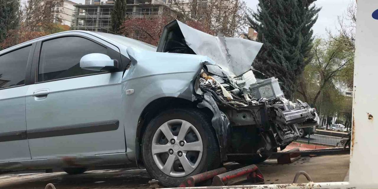 Elazığ’da Trafik Kazası: 2 Yaralı