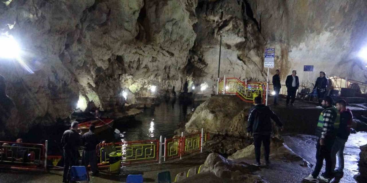 Yerin 80 Metre Altında Göl Keyfi