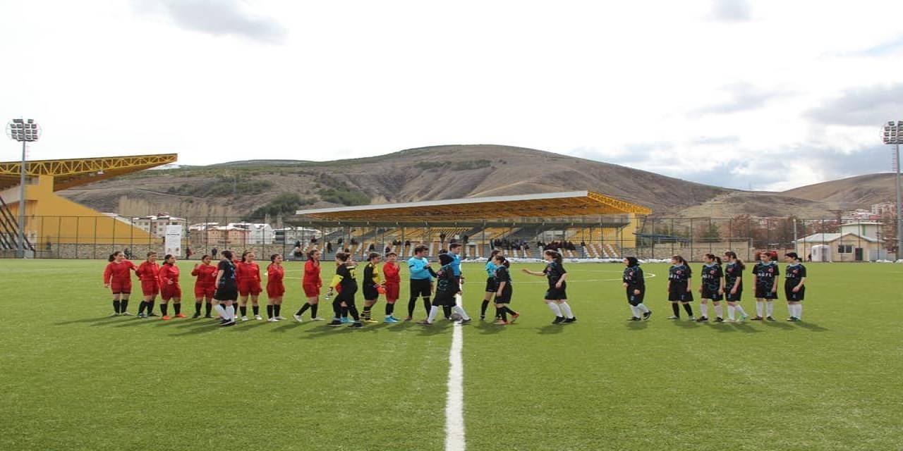 Futbol Grup Müsabakaları İlk Karşılaşmalarla Başladı